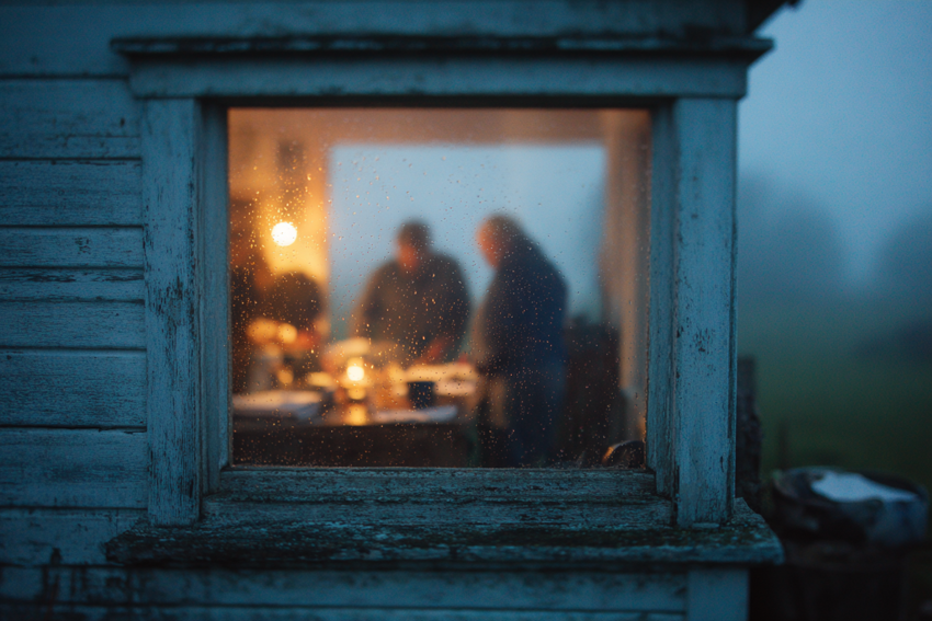 Inomhusdiskussion vid storm